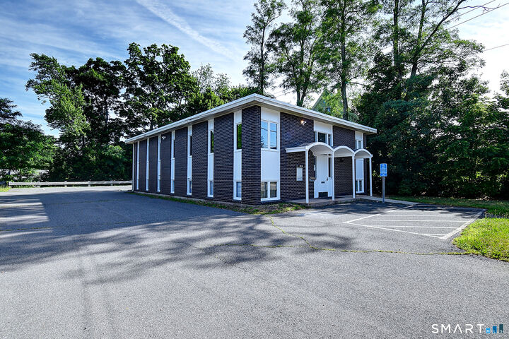 Property Photo:  21 Middle Turnpike East  CT 06040 