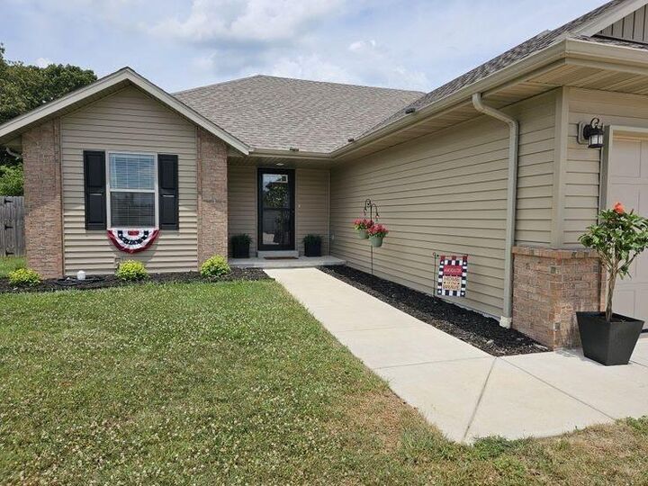 Property Photo:  841 Jefferson Street  MO 65742 