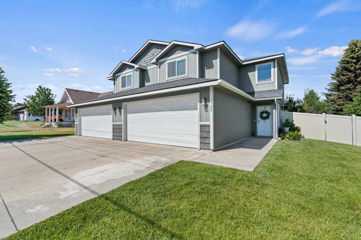 Property Photo:  920 S Evergreen Rd 922 S Evergreen Rd  WA 99037 
