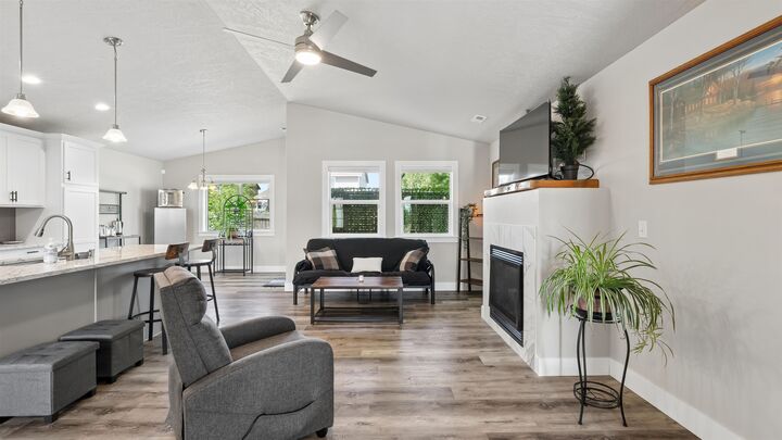 Property Photo:  1609 E Marilyn Cir  WA 99006 