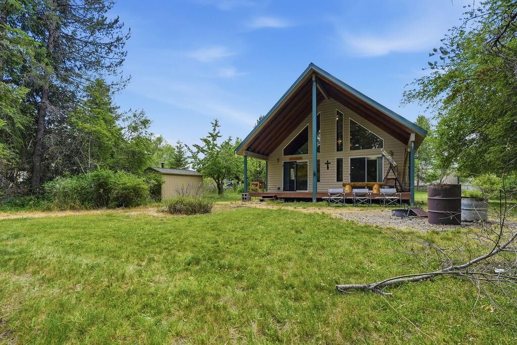Property Photo:  149 E Chippewa Ave  WA 99139 