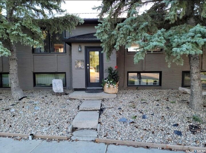 2440 Abbott Road — photo 1