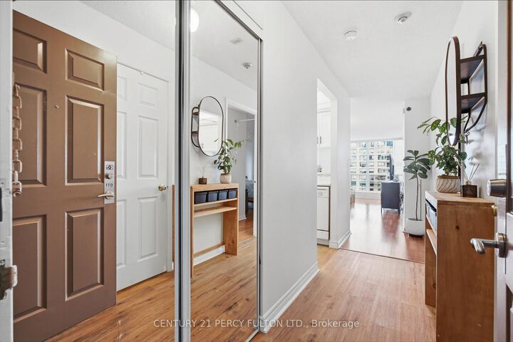 Property Photo: 309 Major Mackenzie Avenue 611 ON L4V 9Y5