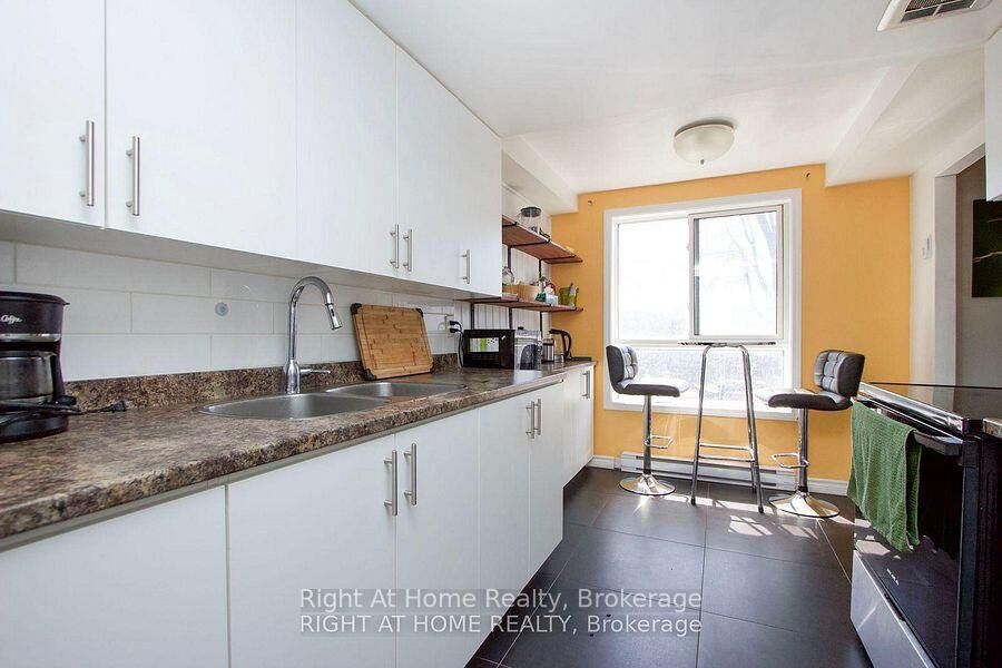 Property Photo:  53 Taunton Road E 79  ON L1G 3T6 