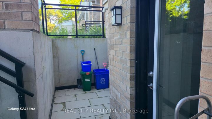 Property Photo:  60 Elizabeth Street 3104  ON L4C 5W2 