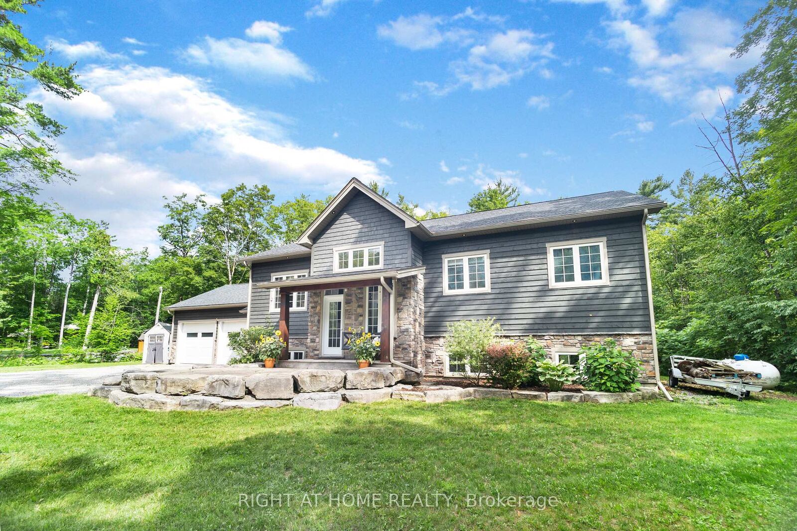 Property Photo: 590 Golf Course Road ON K0L 2H0