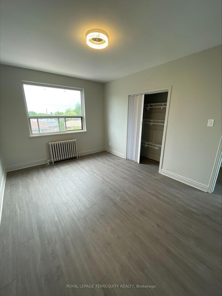 Property Photo:  2548 Keele Street 204  ON M6L 2N8 