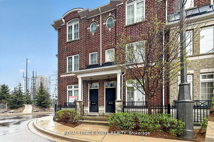 Property Photo:  117A The Queensway Avenue Th 95 (Bsmt)  ON M6S 5B7 