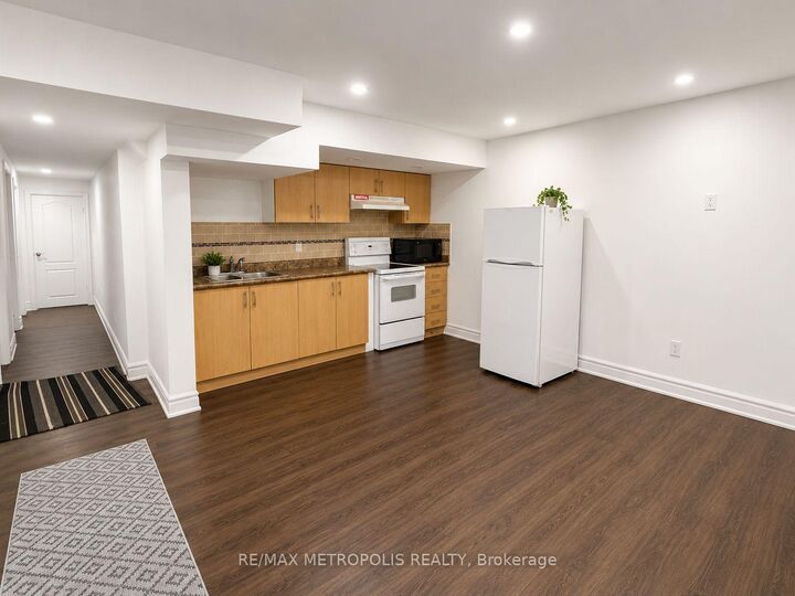 Property Photo:  81 Trumpeter Street Bsmt  ON M1B 6H1 