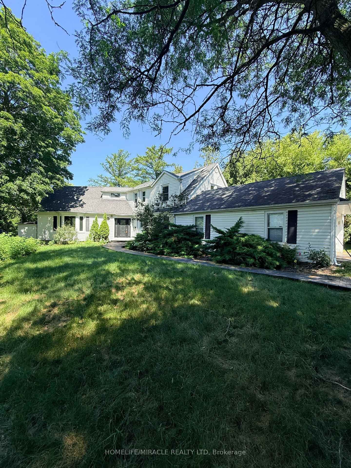 Property Photo: 10 Yorkton Boulevard ON L6C 0J9