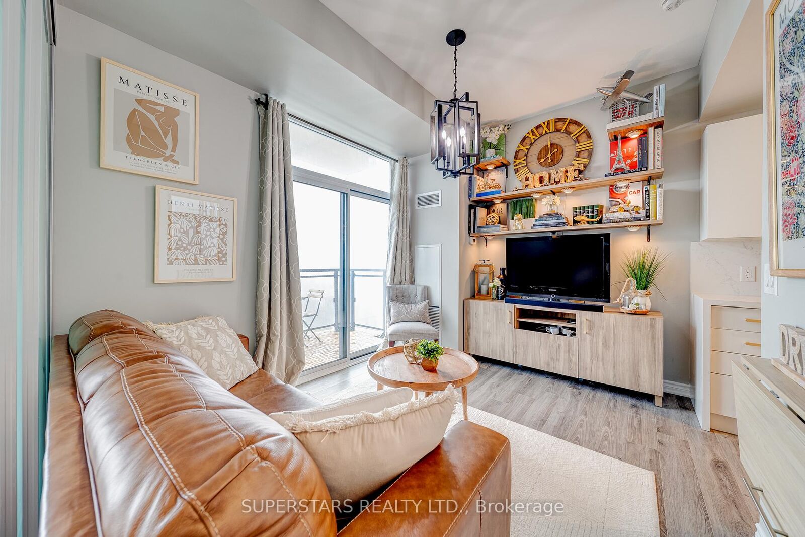 Property Photo:  11611 Yonge Street 525  ON L4E 1G2 