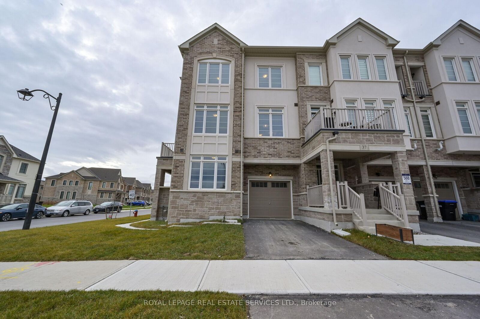 Property Photo:  2 Paisley Drive  ON L3Z 4P3 