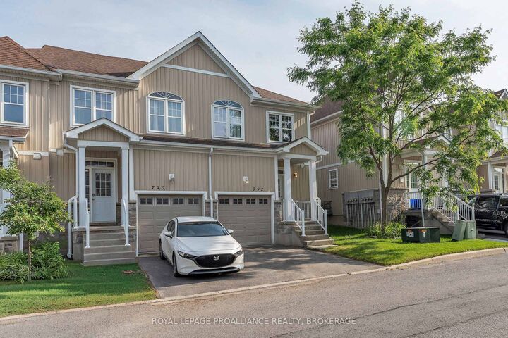 792 Newmarket Lane — photo 1