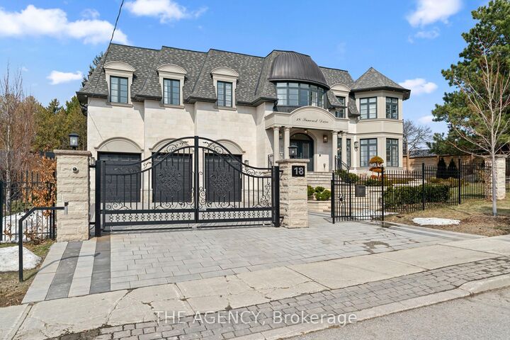 Property Photo:  18 Suncrest Drive  ON M3C 2L2 