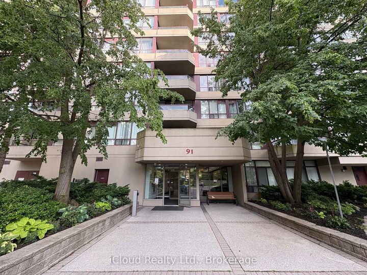 Property Photo: 91 Townsgate Drive 710 ON L4J 8E8