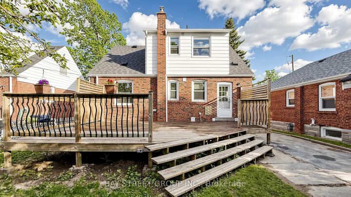 26 Innismore Crescent — photo 1
