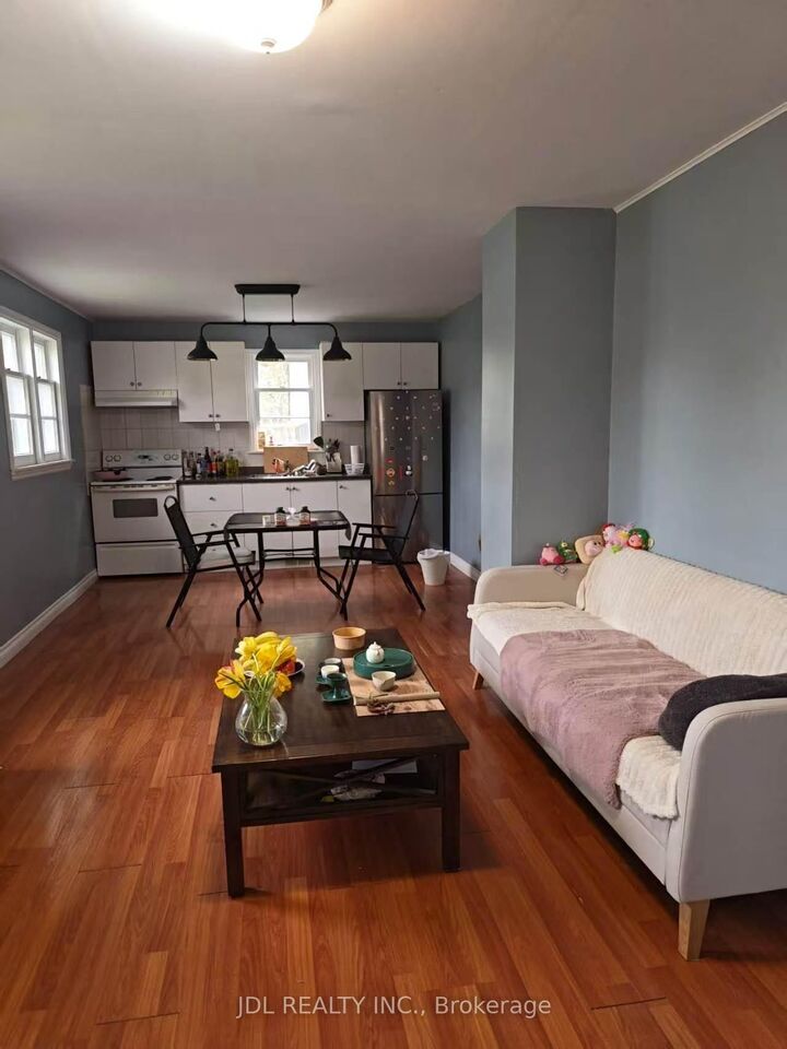 Property Photo:  555 Wellington Street W  ON L4G 6J7 