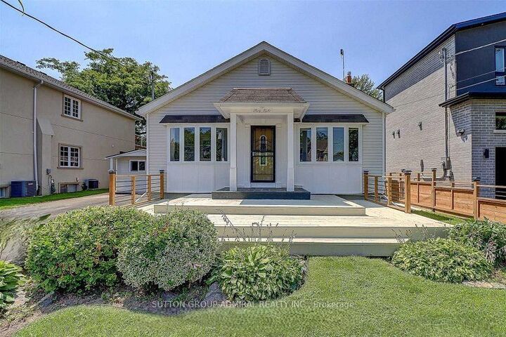 Property Photo: 38 Fenwood Heights ON M1M 2V8
