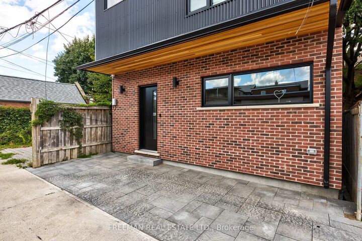 Property Photo:  642 Gladstone Avenue Laneway Home  ON M6H 3J4 