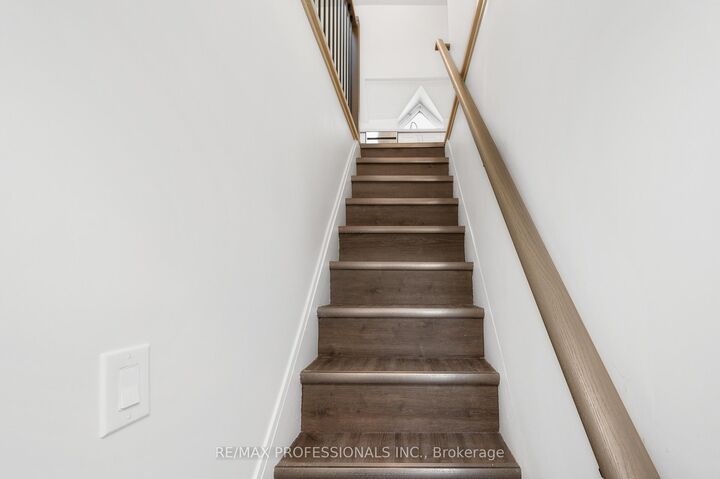 Property Photo:  388 Wilson Street #3  ON L8L 1S9 