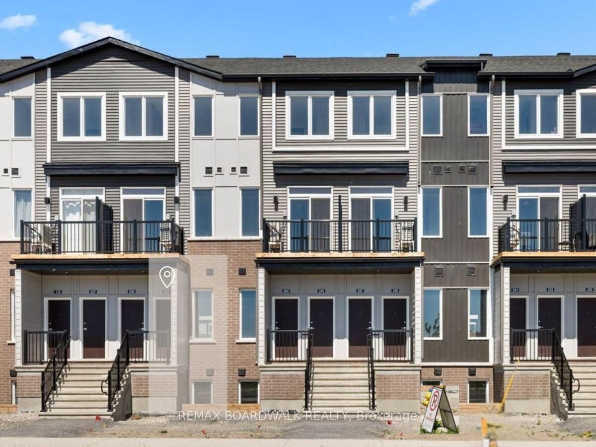 Property Photo:  241 Lamarche Avenue  ON K1W 0M5 
