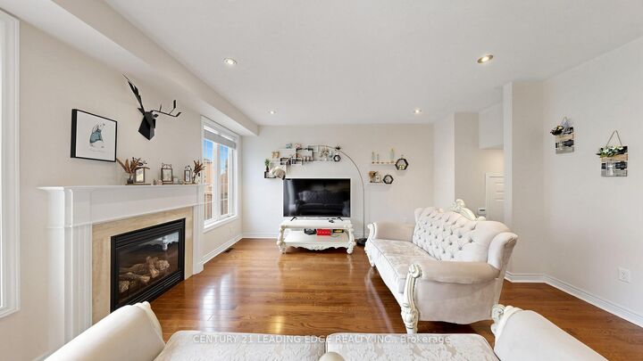Property Photo:  72 Staglin Court  ON L6C 0L1 