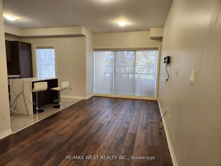 Property Photo:  1165 Journeyman Lane 215  ON L5J 0B5 