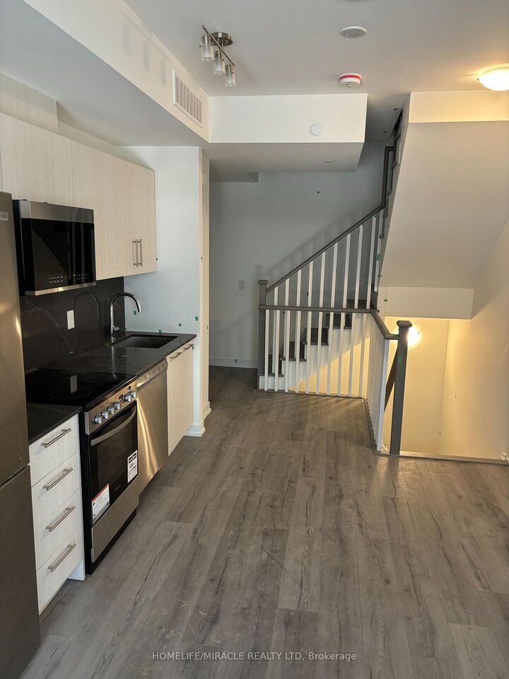 Property Photo: 861 Sheppard Avenue W 61 Blkb ON M3H 0E9
