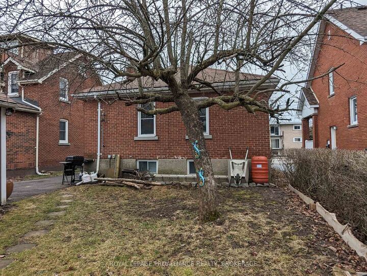 Property Photo:  51 Dundas Street  ON K7L 1N4 
