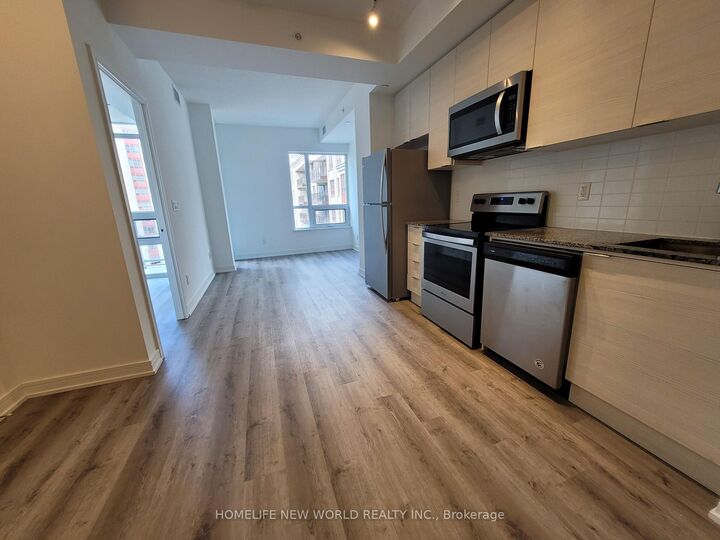 Property Photo: 621 Sheppard Avenue E 710 ON M2K 0G4