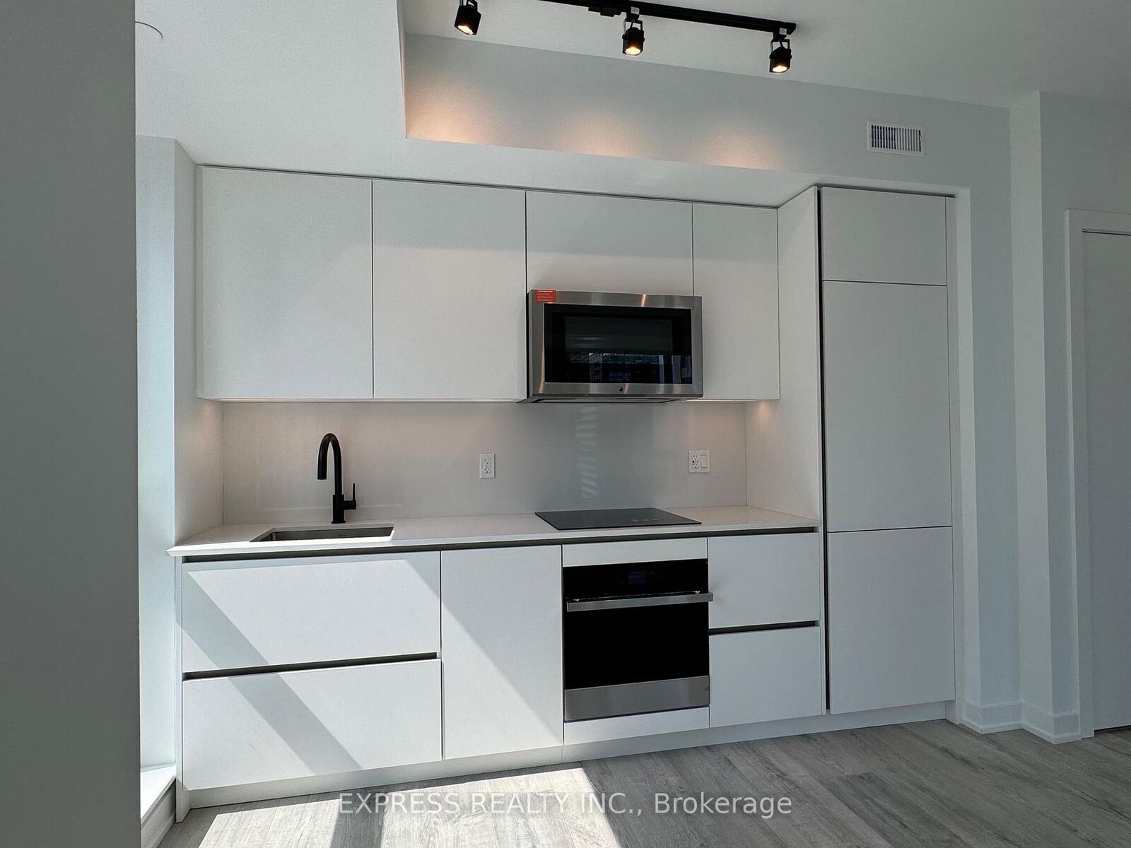 Property Photo:  327 King Street W 3603  ON M5V 0W7 