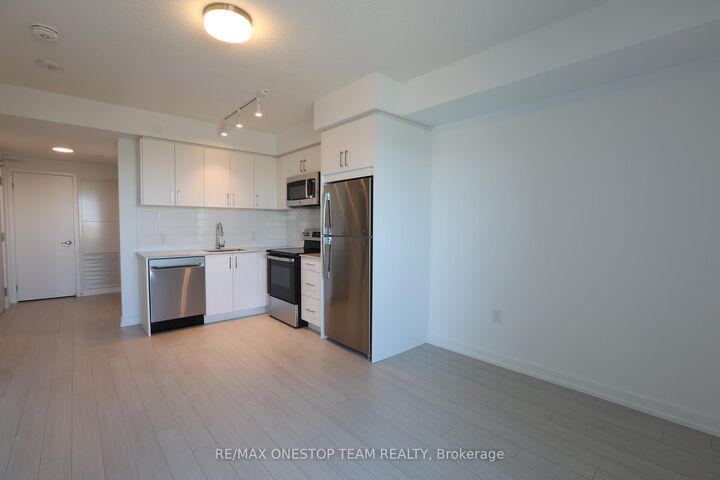 Property Photo:  4010 Eglinton Avenue W 527  ON M9A 0G5 
