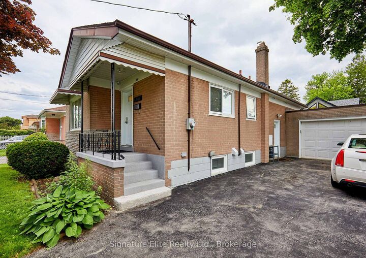Property Photo:  100A Kitchener Road Upper  ON M1E 2X7 