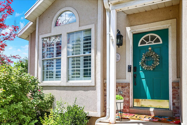 Property Photo: 1073 N 175 E UT 84041