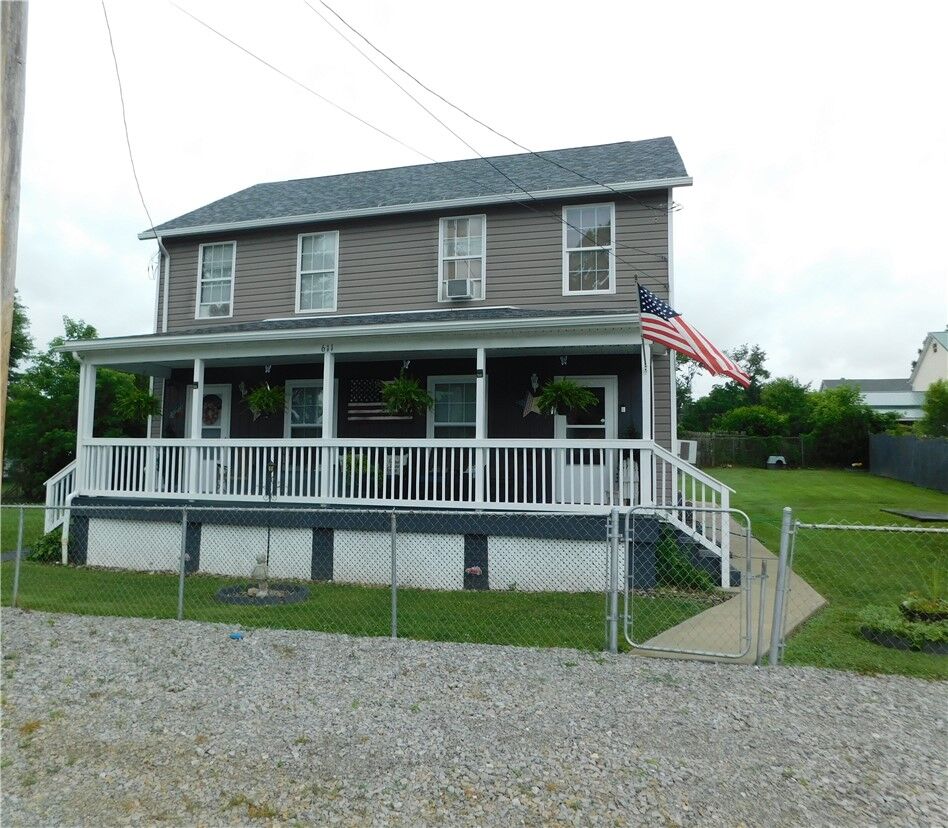 Property Photo: 609 Santo Avenue PA 15435