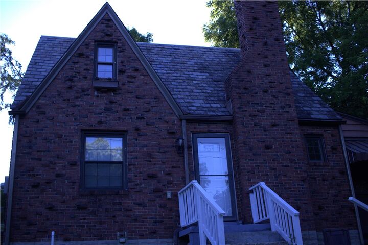 Property Photo: 230 Broadway Dr PA 15236