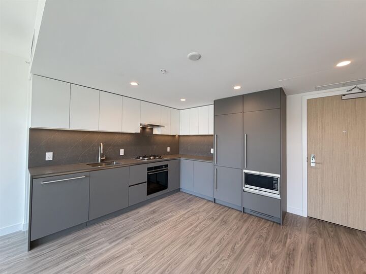 Property Photo:  2135 Springer Avenue 1507  BC V5B 0C1 