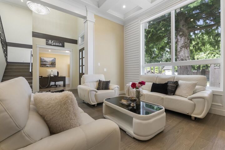 Property Photo: 1580 Chestnut Street BC V4B 3H2