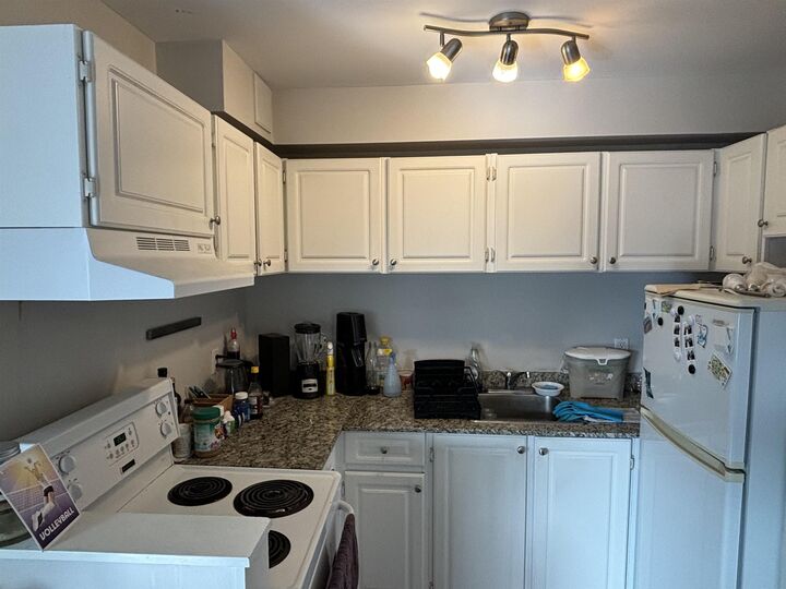 Property Photo:  2365 W 5th Avenue 302  BC V6K 1S6 