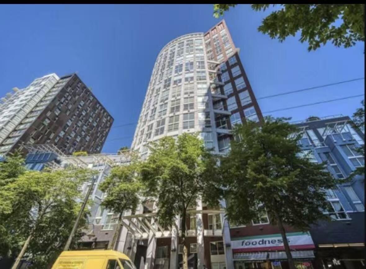 Property Photo:  933 Seymour Street 1114  BC V6B 6L6 