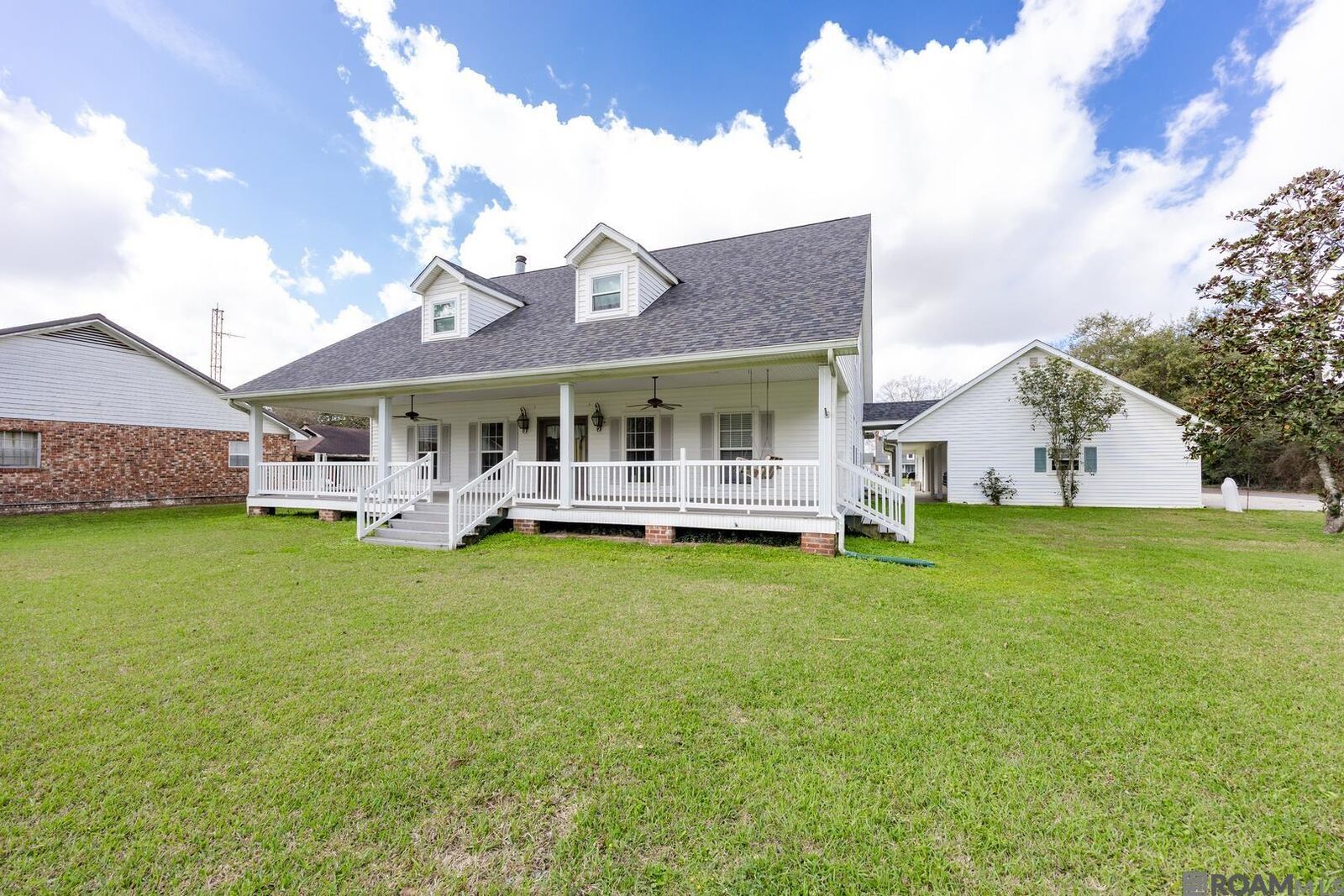 Property Photo: 1205 La Highway 1 LA 70346
