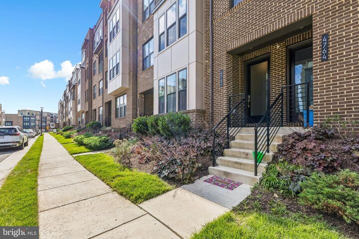 Property Photo:  4762 Tatum Mill Way  VA 20151 