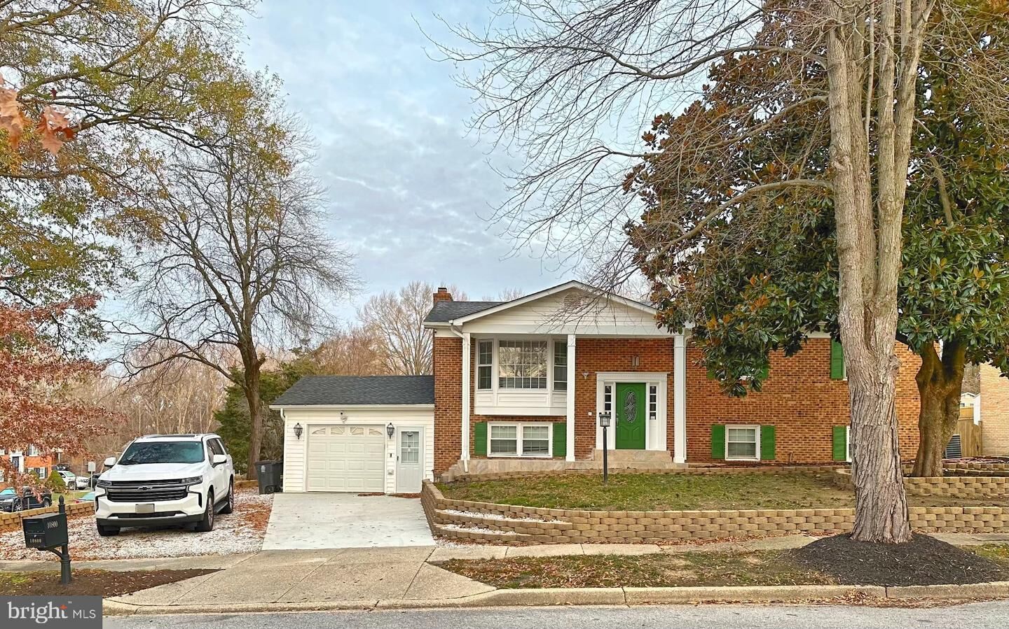Property Photo:  10800 Knoll Court  MD 20772 