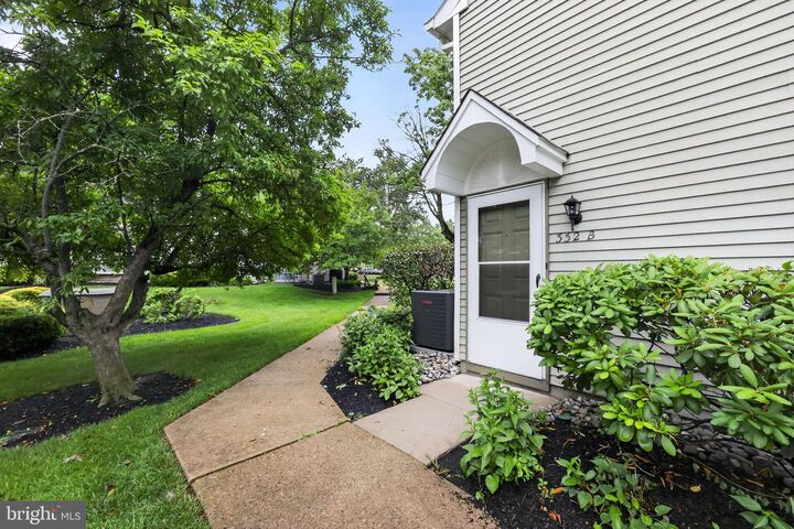 Property Photo:  332 Willow Turn B  NJ 08054 