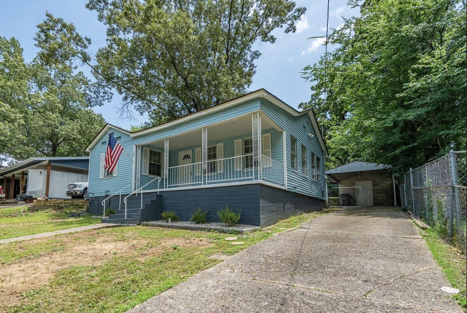 Property Photo: 347 Woodlawn Ave AR 71913