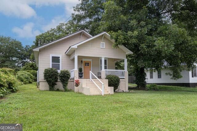 Property Photo:  404 Jefferson Street  GA 30240 
