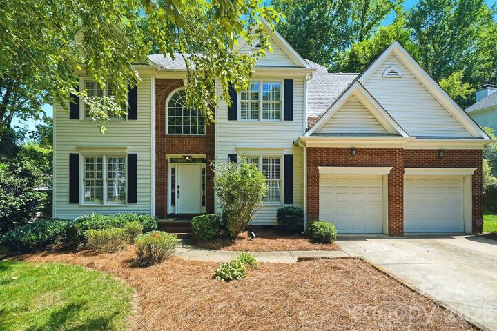 Property Photo: 7711 Abbotsinch Court NC 28269
