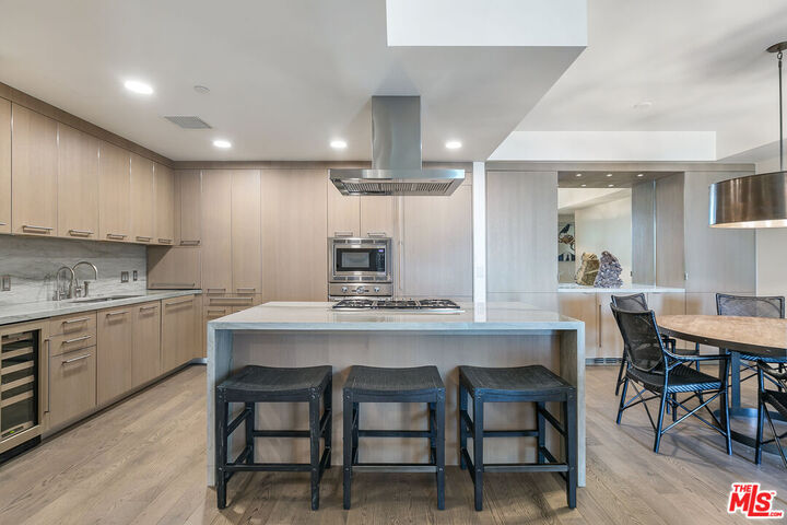 Property Photo: 1755 Ocean Ave CA 90401