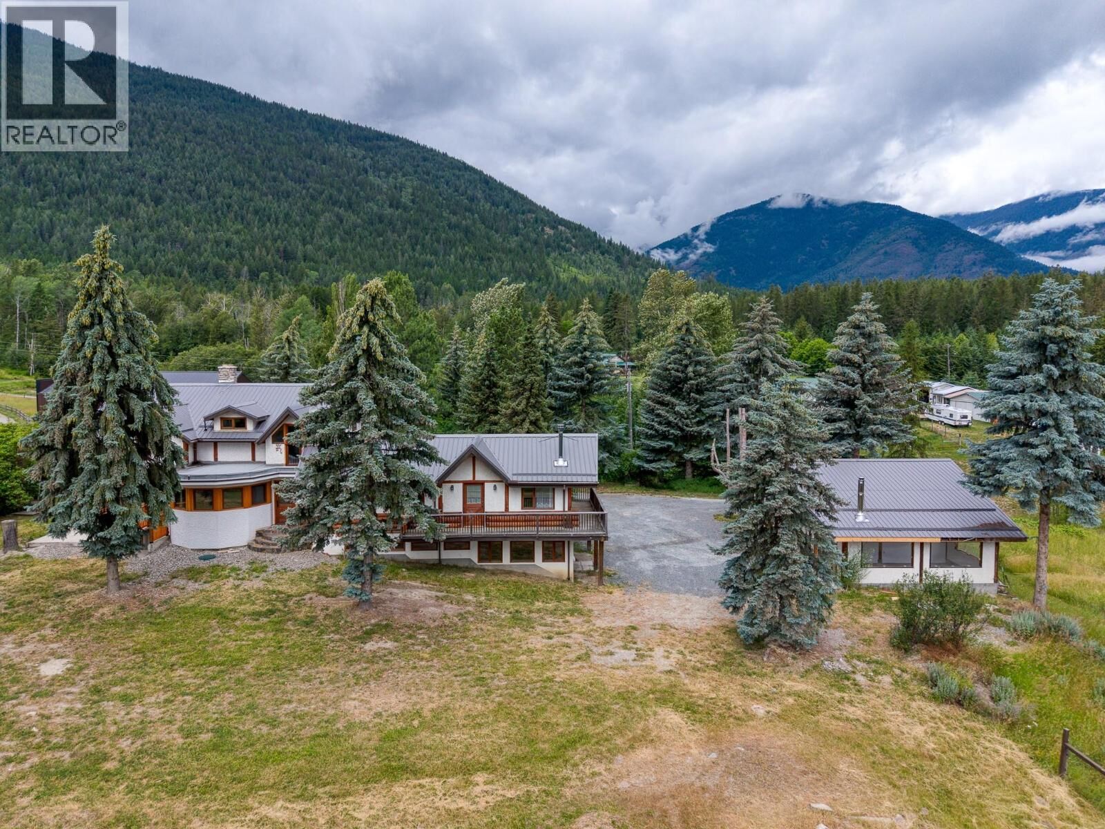 Property Photo: 1084 Simmons Road BC V0B 1G7