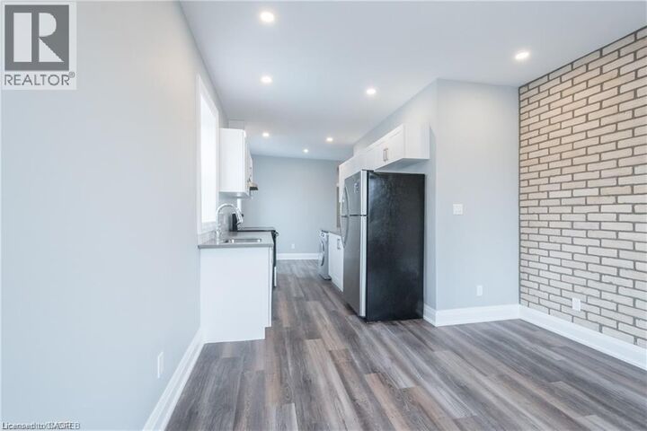 Property Photo:  303 Barton Street East 3  ON L8L 2X4 